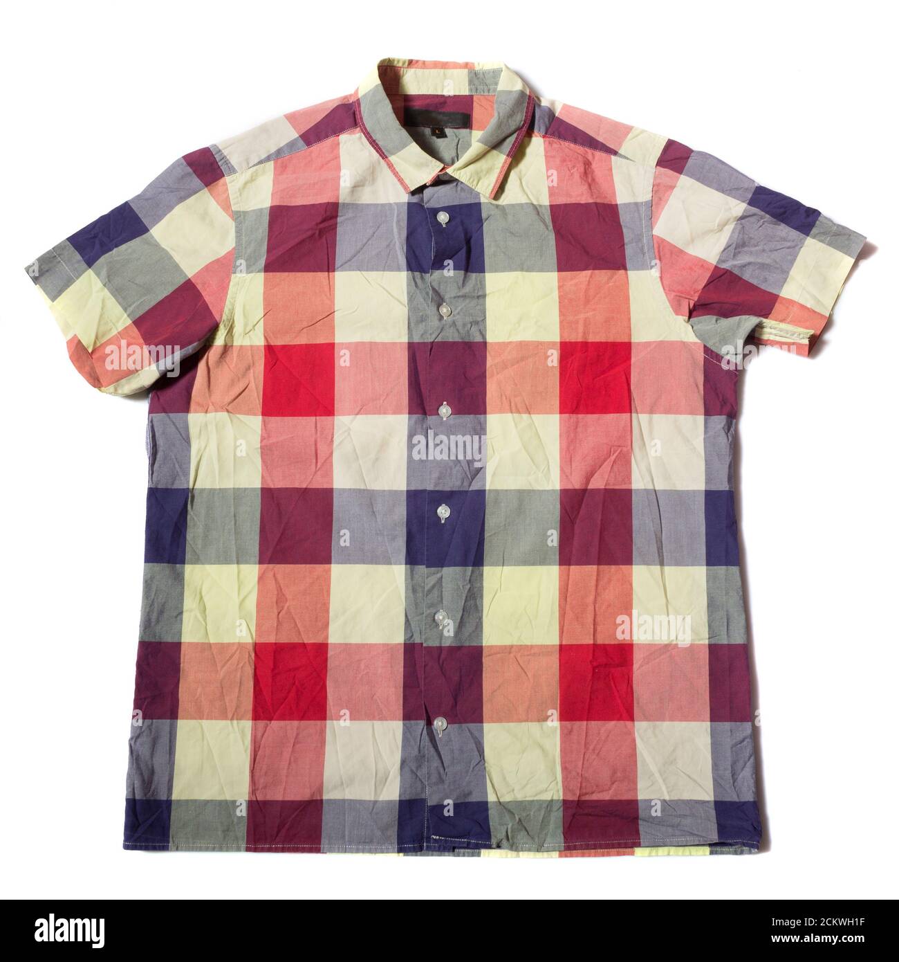 Sommer Shirt mit kurzen Ärmeln auf weißem Hintergrund Stockfoto