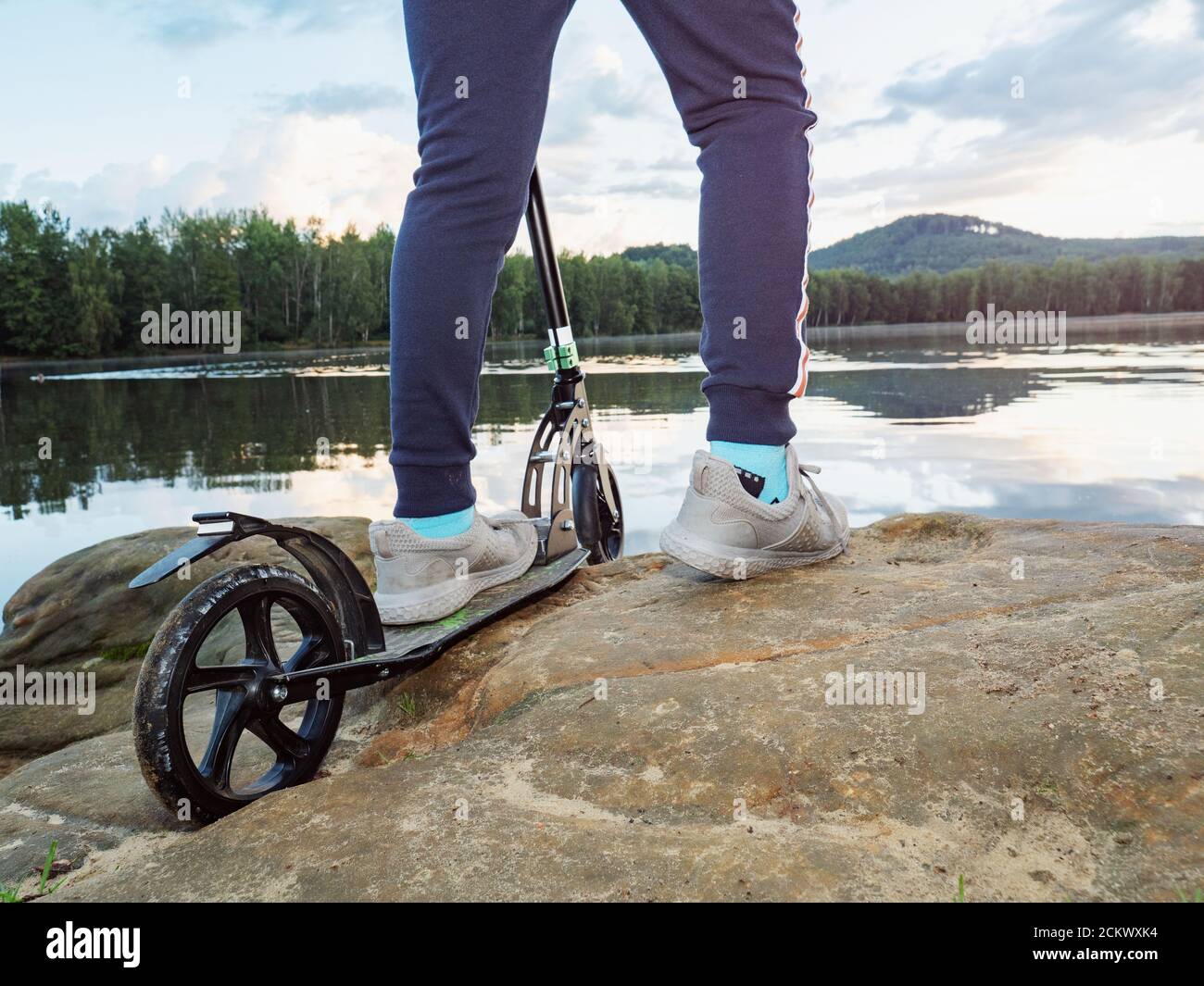 Kind Im Teich Stockfotos und bilder Kaufen Alamy