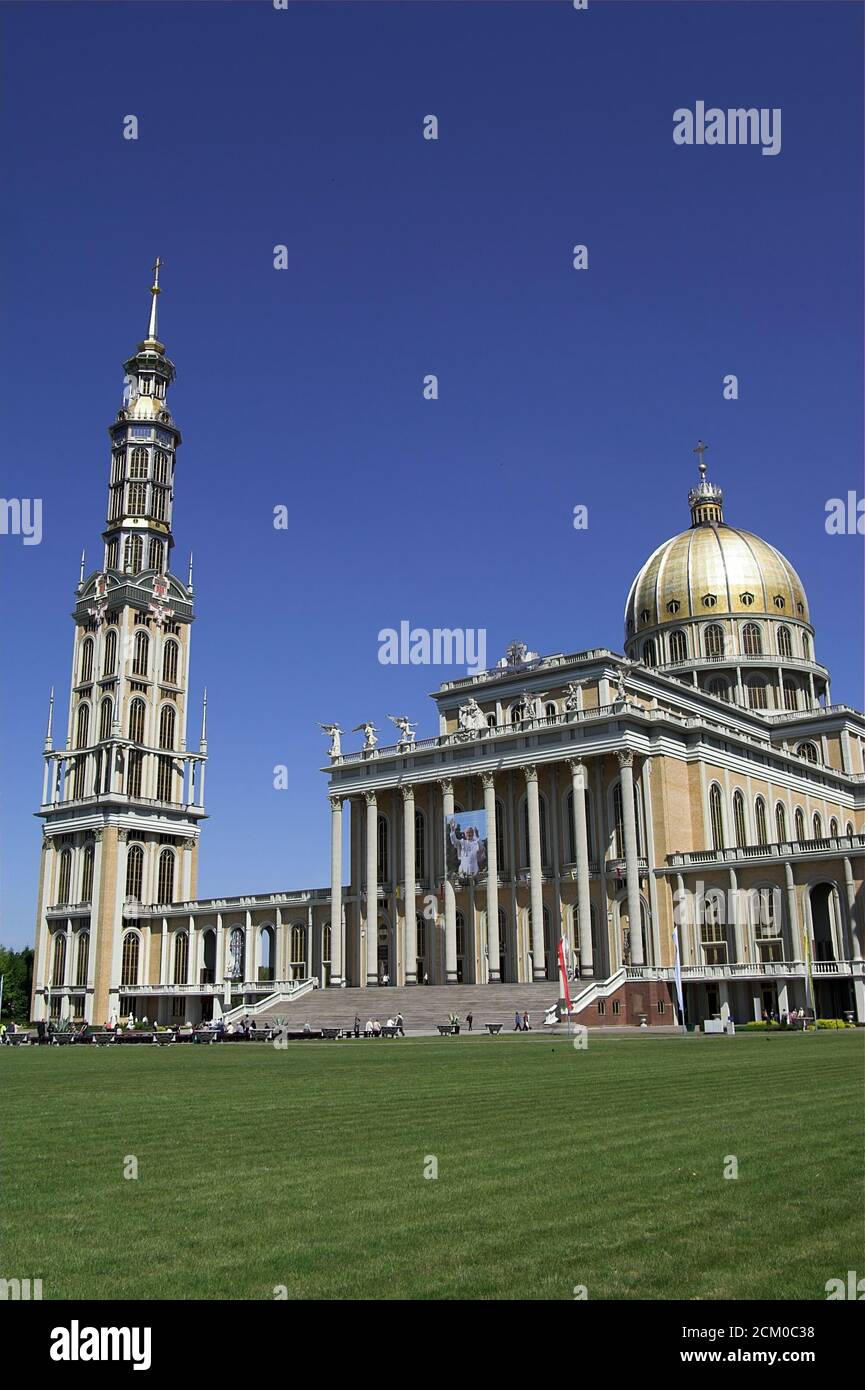 Licheń, Polen, Basilika der Seligen Jungfrau Maria. Polen, Basilika der Heiligen Jungfrau Maria. Bazylika Matki Bożej. Allgemeine Ansicht. Gesamtansicht. Stockfoto