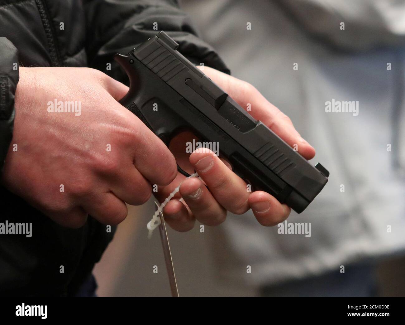 9mm Handgun Stockfotos Und Bilder Kaufen Seite 2 Alamy