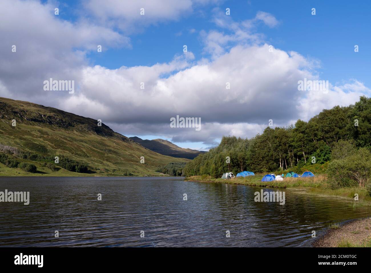 Loch Lubhair, Trossachs, Schottland - an der A85 bei Crianlarich. Beliebter wilder Campingplatz. Stockfoto