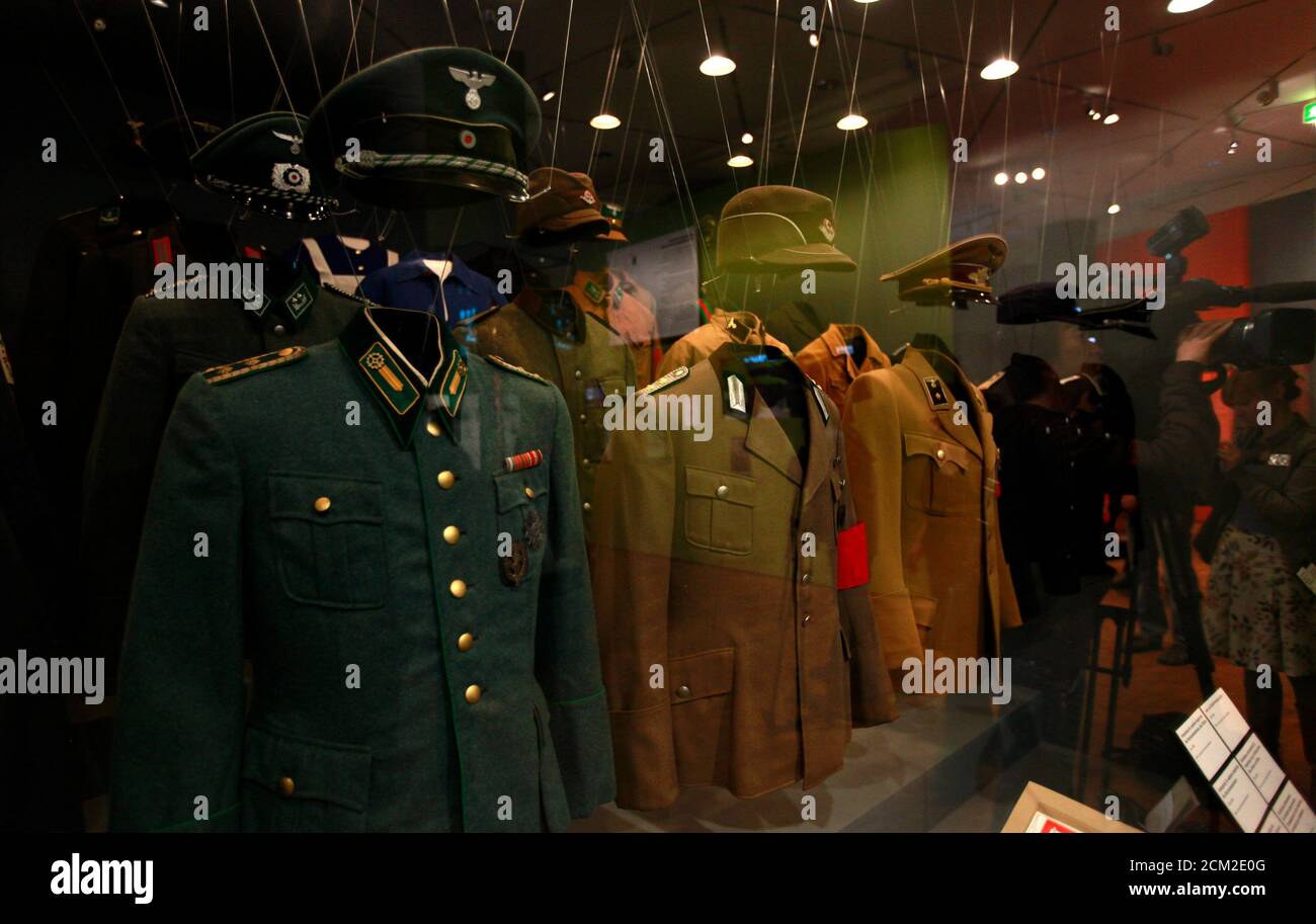 nazi uniformen stockfotos und bilder kaufen alamy