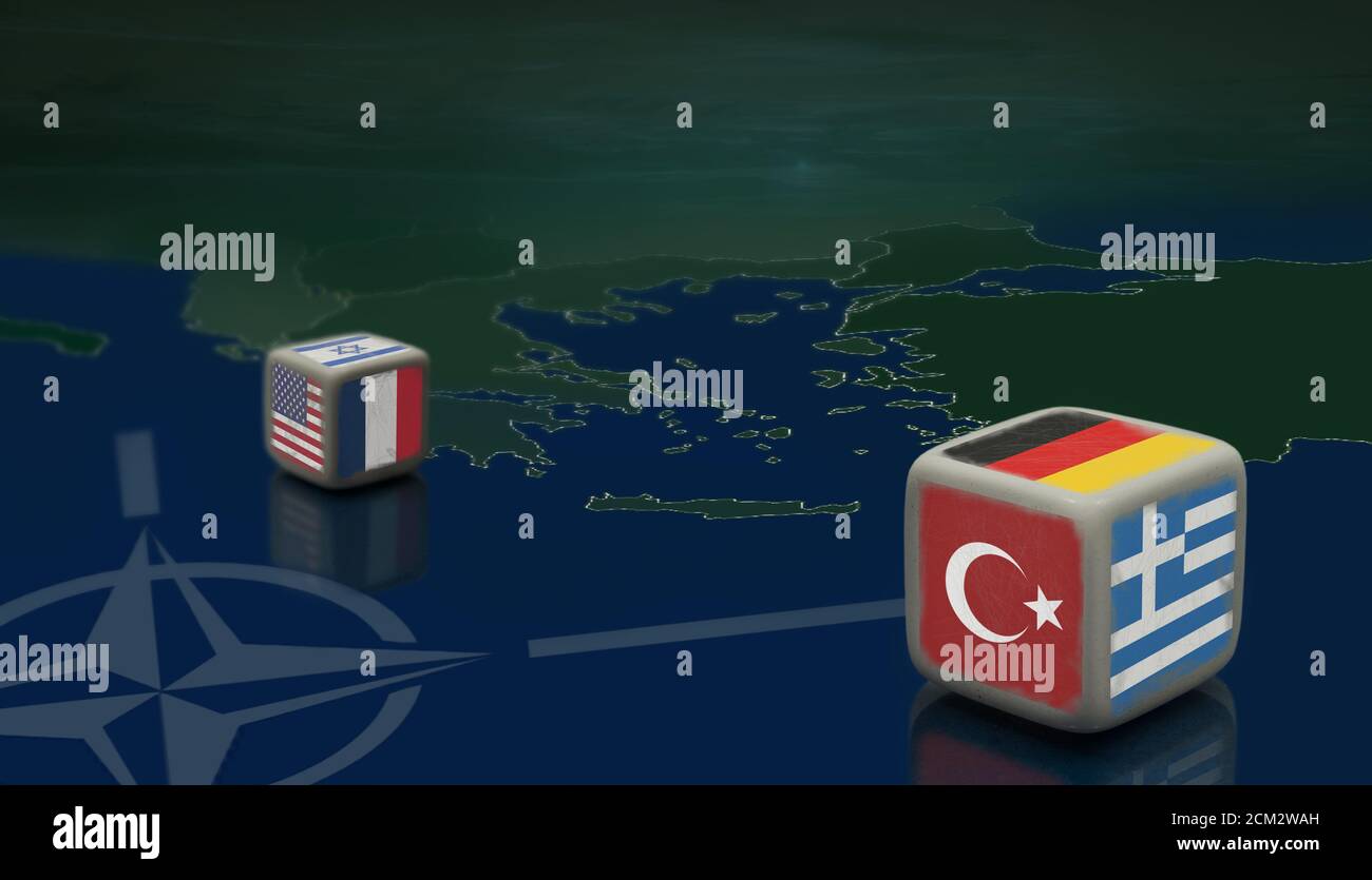 2 Würfel oder 2 Blöcke mit Flaggen an den Seiten: Deutschland, Griechenland, Türkei, Frankreich, USA, Israel, auf der NATO-Karte des östlichen Mittelmeers. Stockfoto