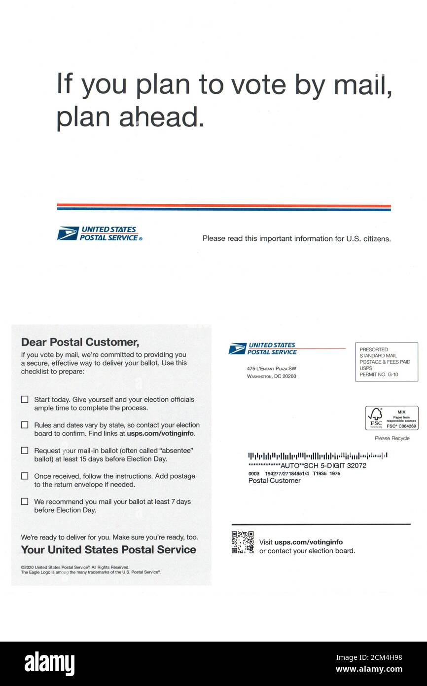 US Postal Service Informationskarte für Post bei der Abstimmung während der Wahlen 2020 einschließlich der Präsidentenwahl. Stockfoto