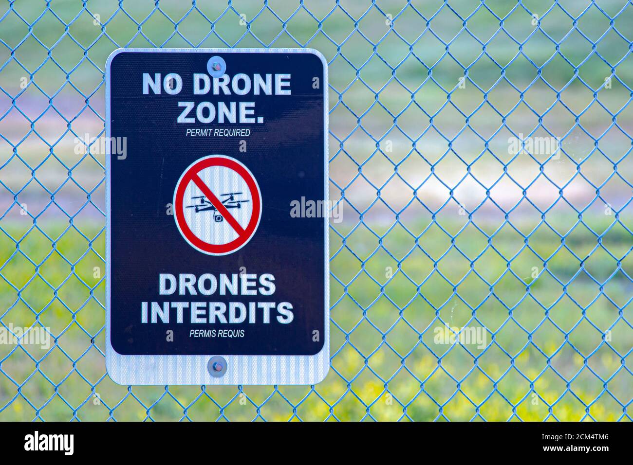 Calgary, Alberta, Kanada. September 12. 2020. Keine Drone Zone erlaubt Zeichen am Calgary Flughafen in kanada. Stockfoto