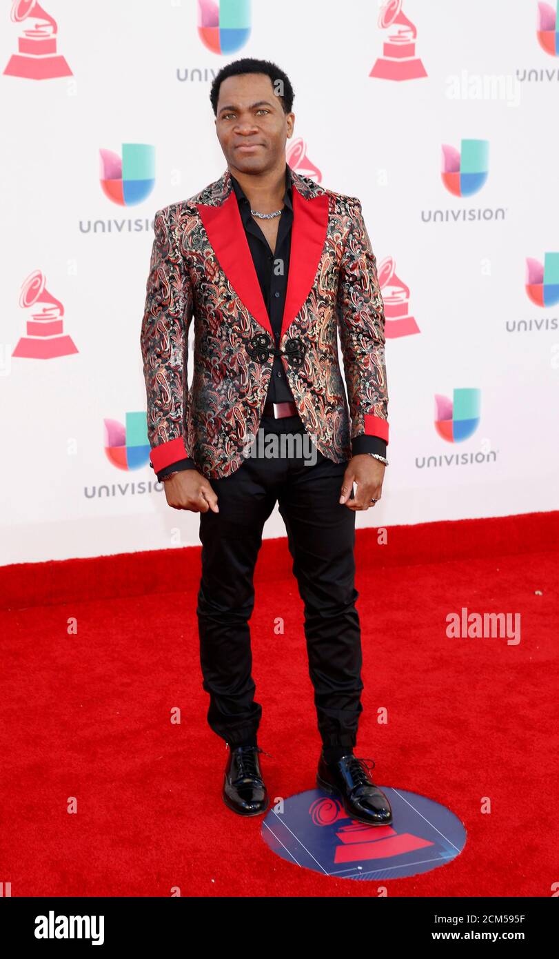 Musikalischer Künstler Aaron Bing kommt am 17. Annual Latin Grammy Awards in Las Vegas, Nevada, USA, 17. November 2016.  REUTERS/Steve Marcus Stockfoto
