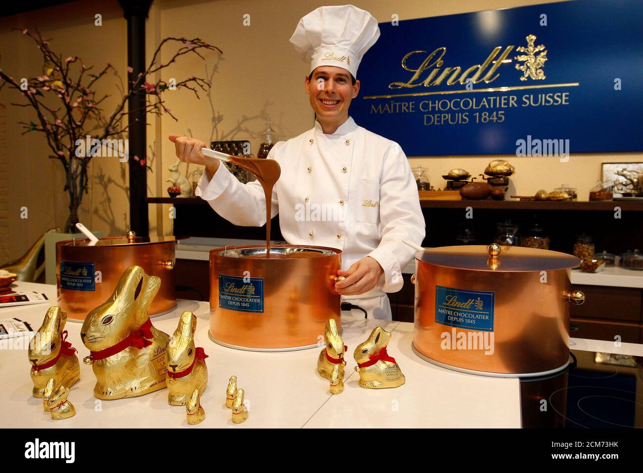 Lindt And Spruengli Stockfotos Und Bilder Kaufen Alamy