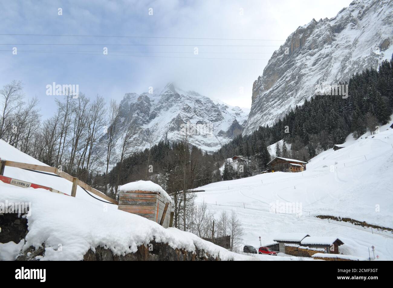 Annäherung an Grindlewald mit Wettehorn Range Schweiz Stockfoto