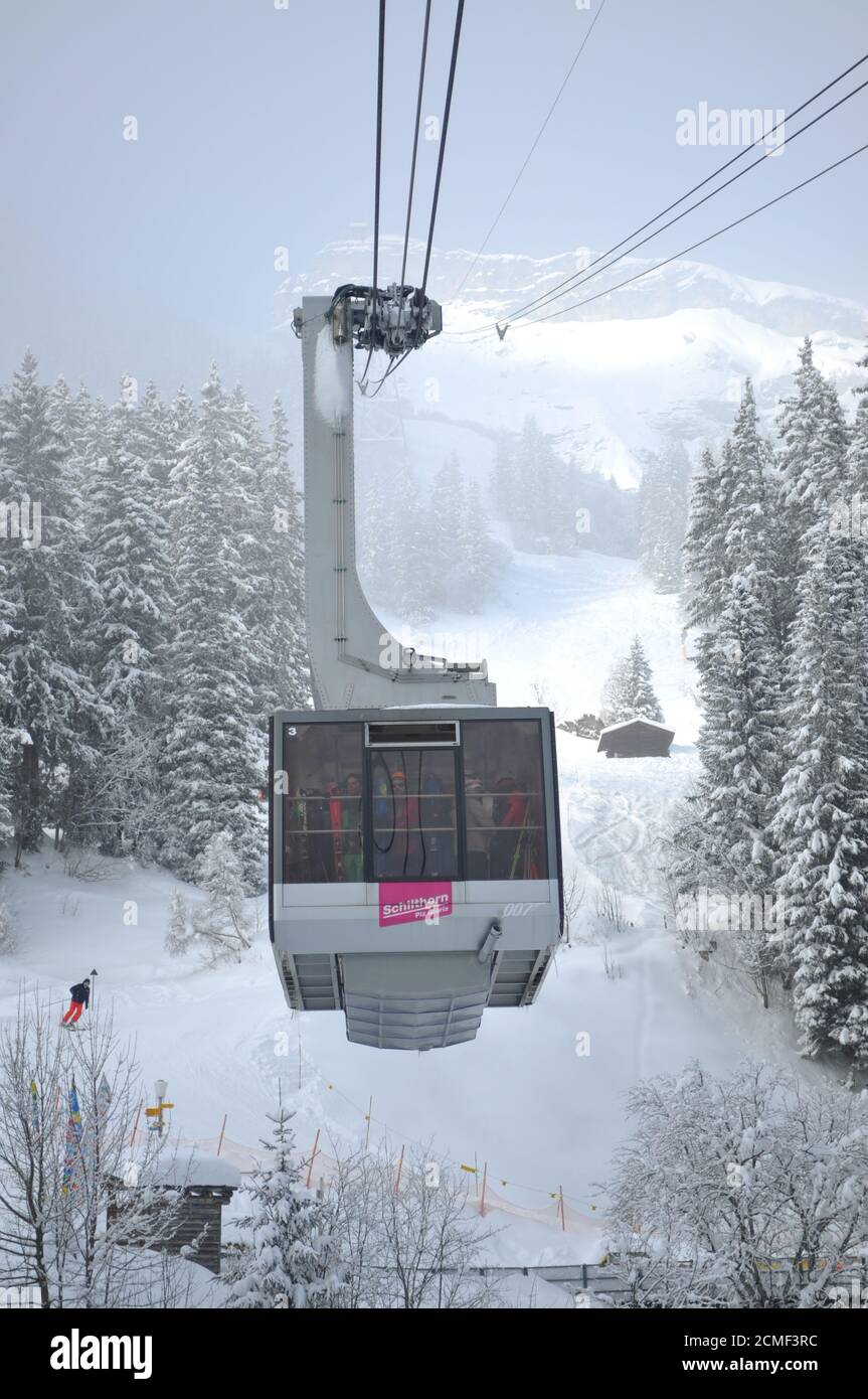 Seilbahn von Murren nach Schilthorn, Schweiz Stockfoto