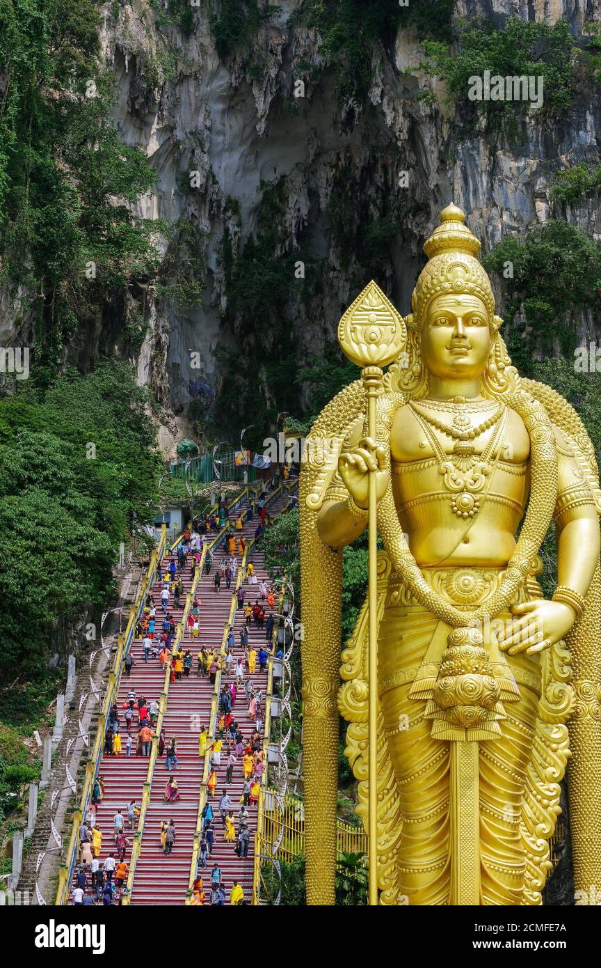 KUALA LUMPUR, MALAYSIA - 17. JANUAR 2016. Statue von Lord Muragan in den Batu Höhlen. Stockfoto