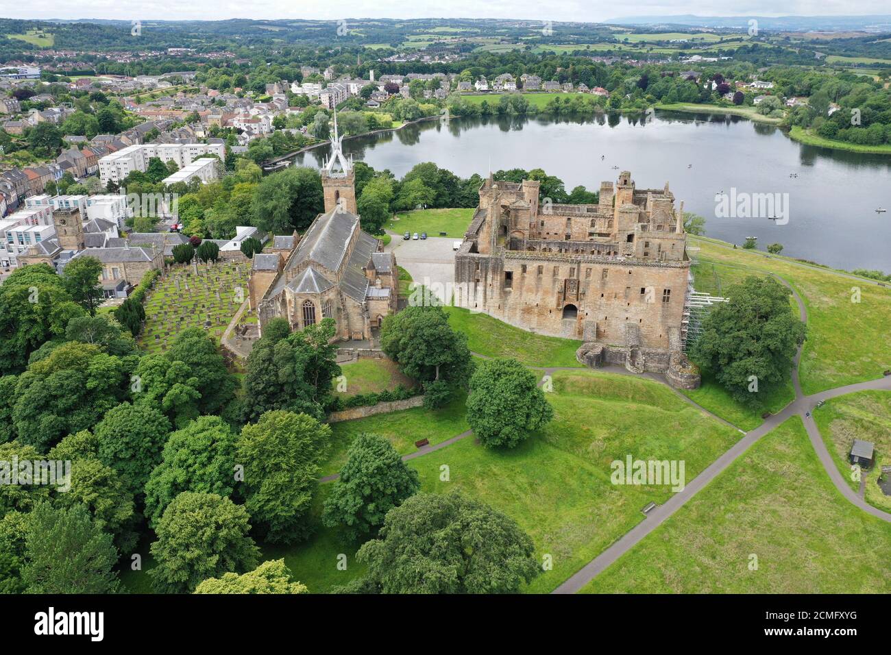 Luftdrohnenansicht des Linlithgow Palace West Lothian Stockfoto