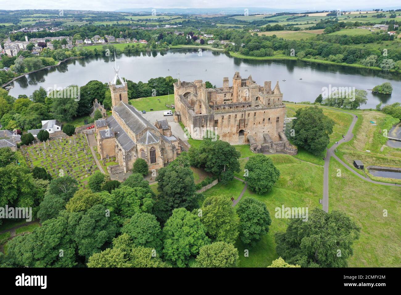 Luftdrohnenansicht des Linlithgow Palace West Lothian Stockfoto