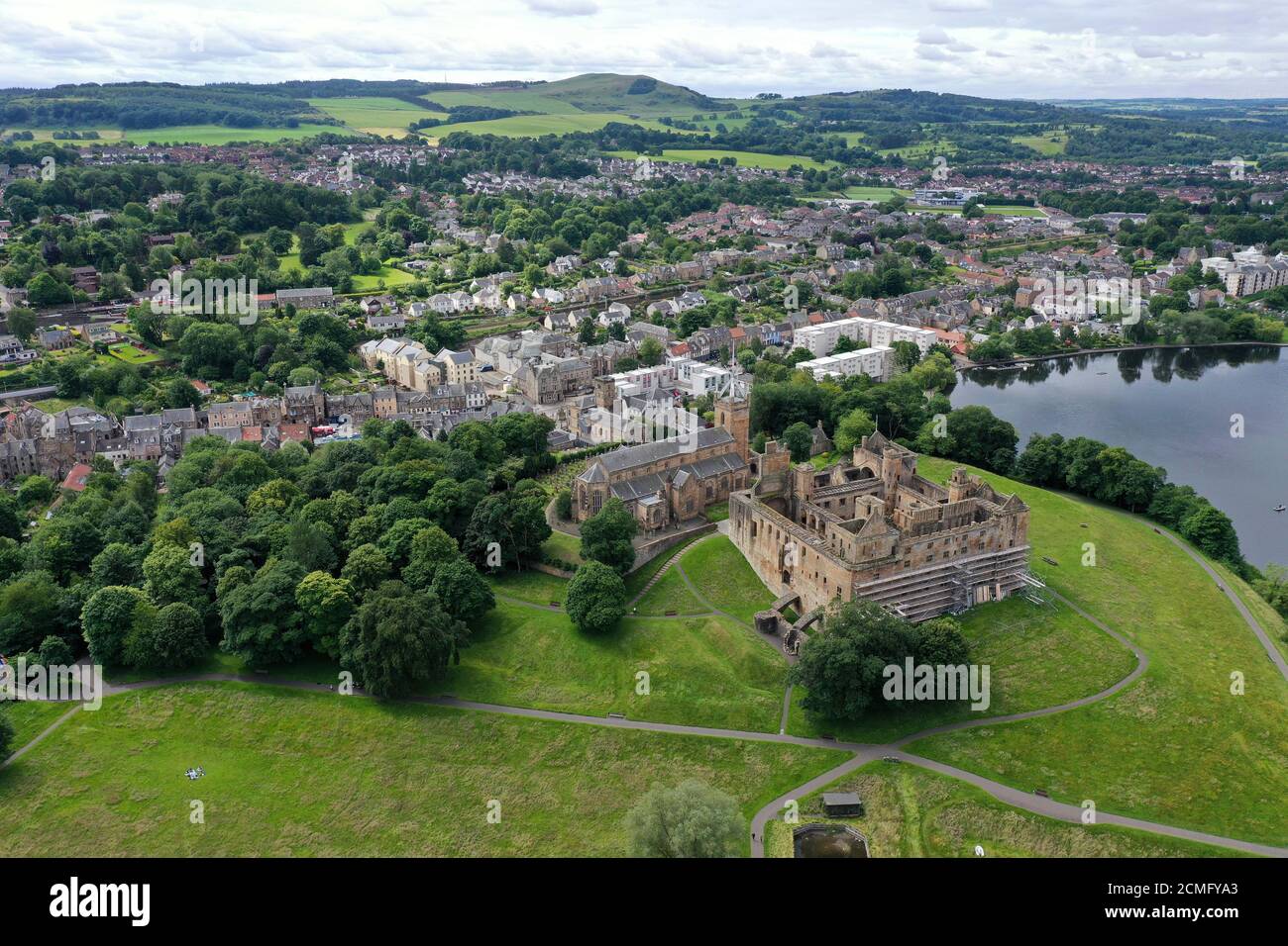 Luftdrohnenansicht des Linlithgow Palace West Lothian Stockfoto