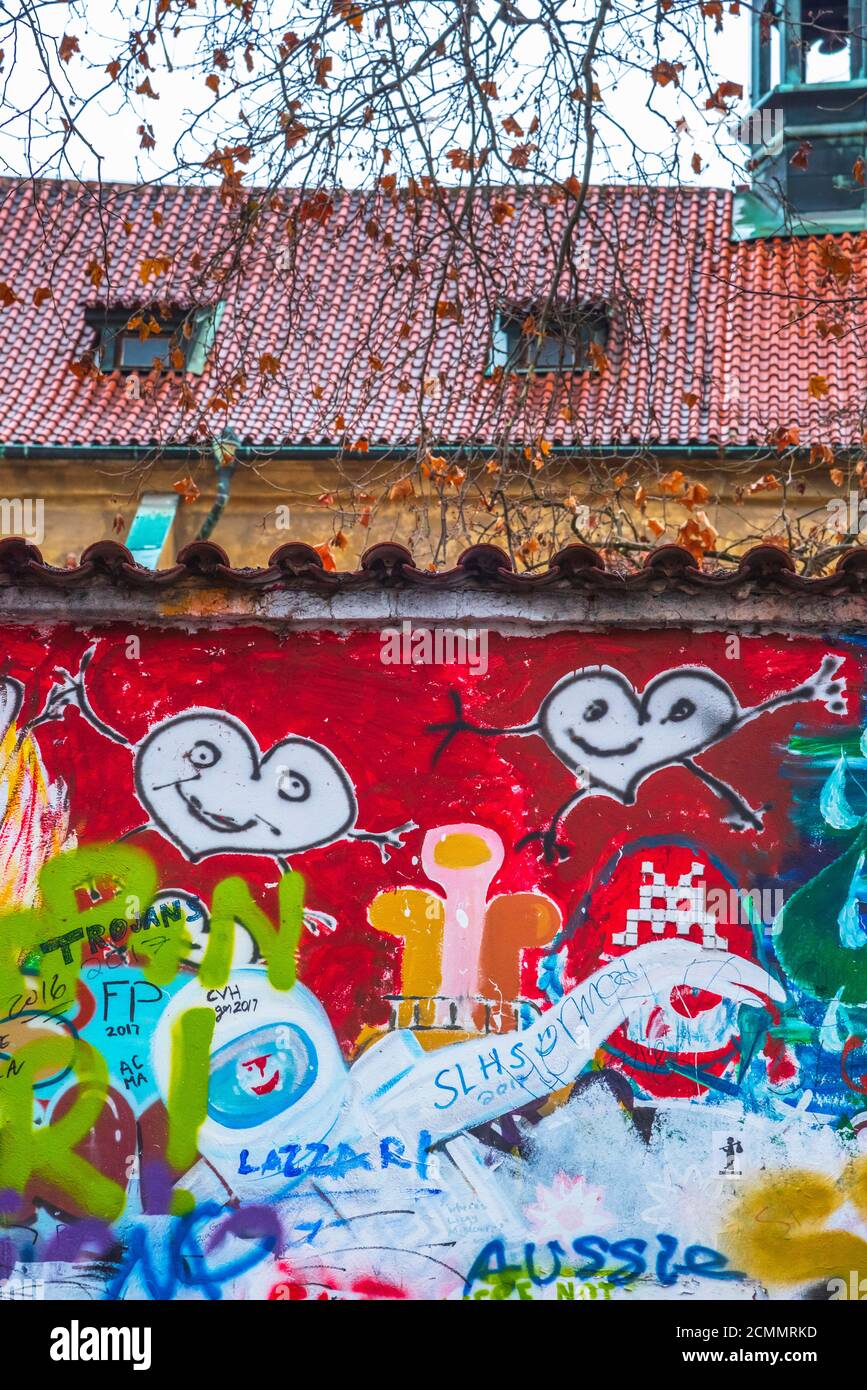 Tschechische Republik, Prag, Mala Strana, Velkopřevorské náměstí (Grand Priory Square) John Lennon Wall Stockfoto