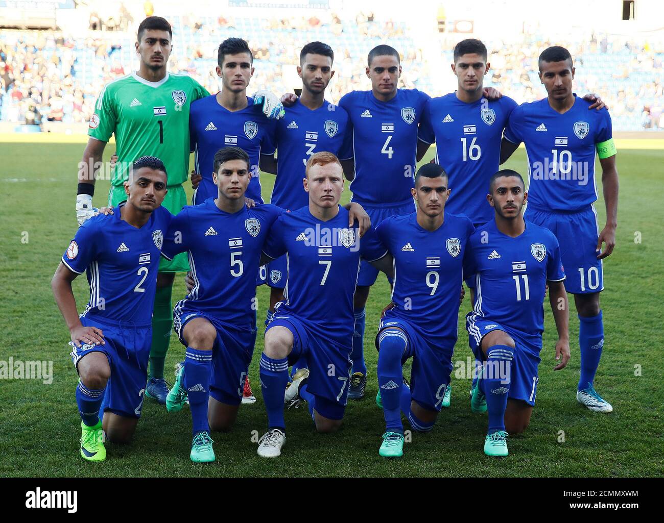 England Pose Team Photo Euro Stockfotos Und Bilder Kaufen Alamy