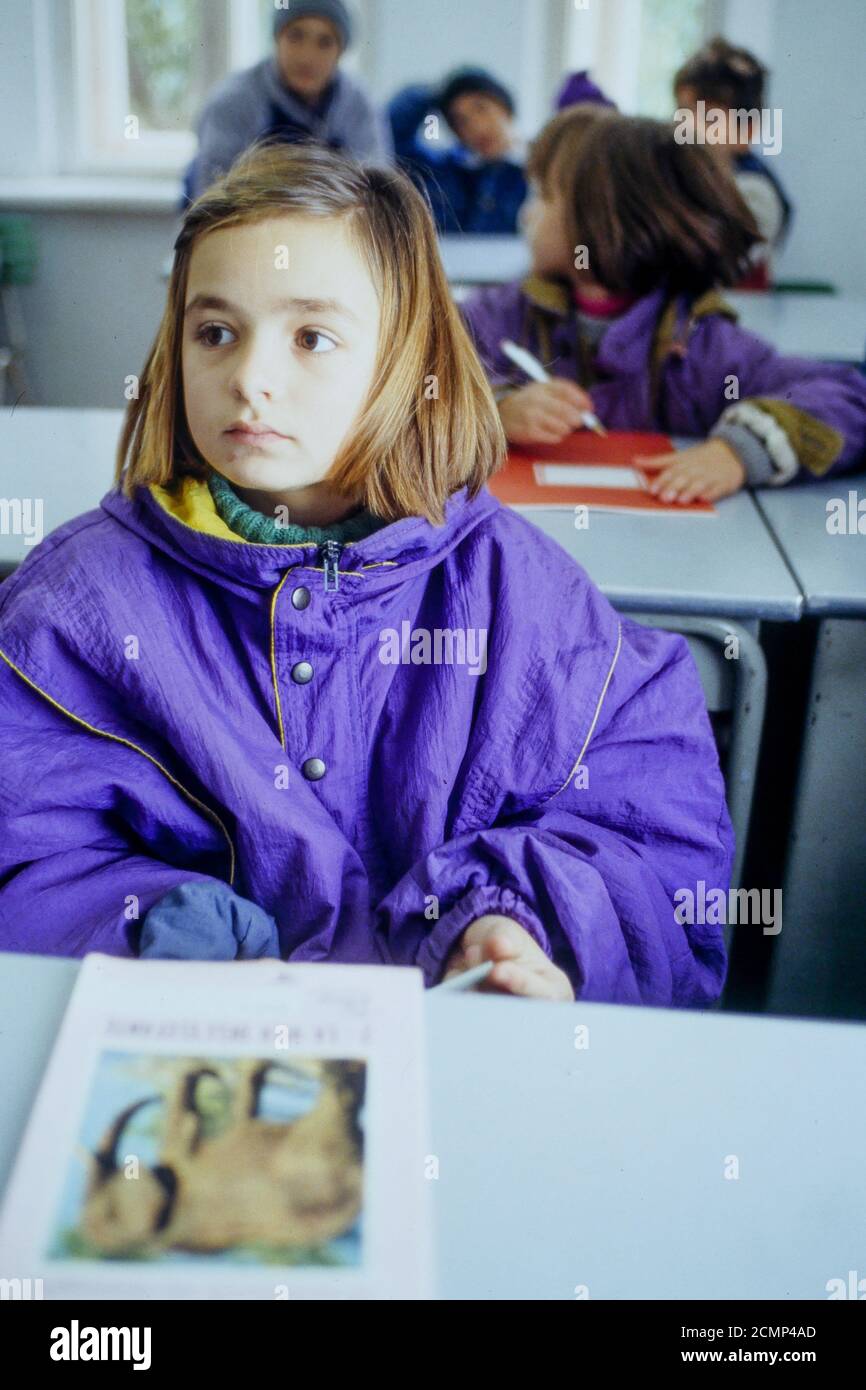 Krieg im ehemaligen Jugoslawien: Junge kroatische Flüchtlinge in einer Gastschule, Riyeka, Kroatien, 1992 Stockfoto