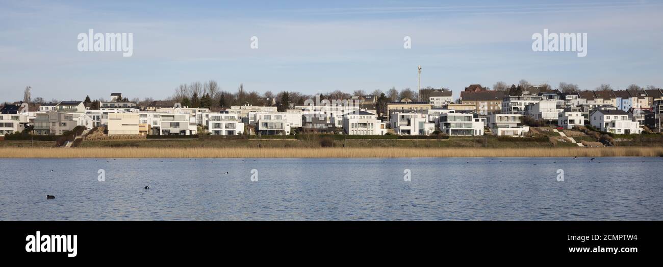 Moderne Gebäude am See Phoenix Stockfoto