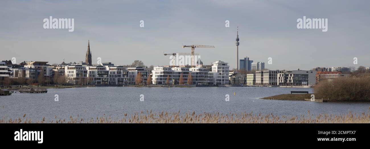 Moderne Gebäude am See Phoenix Stockfoto