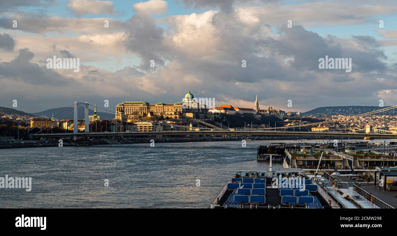 Am Donauufer in Budapest, Ungarn Stockfoto