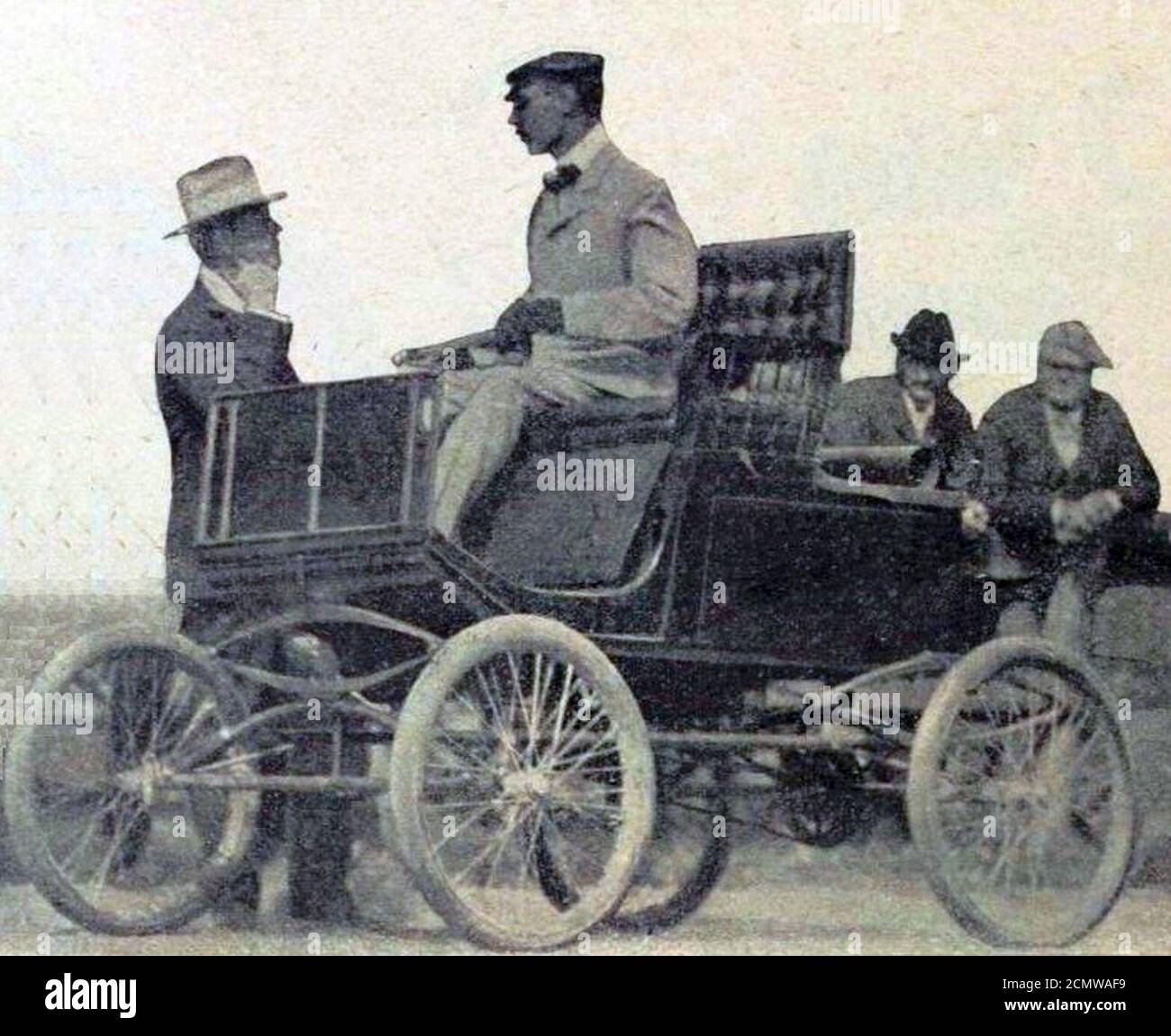 John Jacob Astor (NY) à une course américaine de voitures à vapeur (La Vie au Grand Air du 11 août 1901 S. 462). Stockfoto