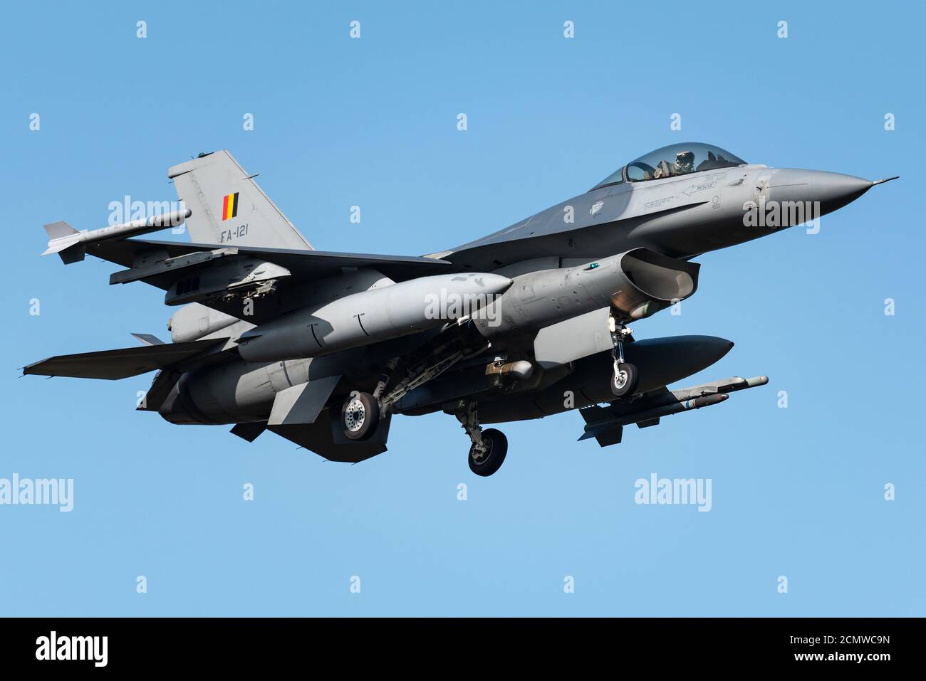 Ein F-16-Kampfjet der belgischen Luftwaffe auf dem Luftwaffenstützpunkt kleine-Brogel in Belgien. Stockfoto