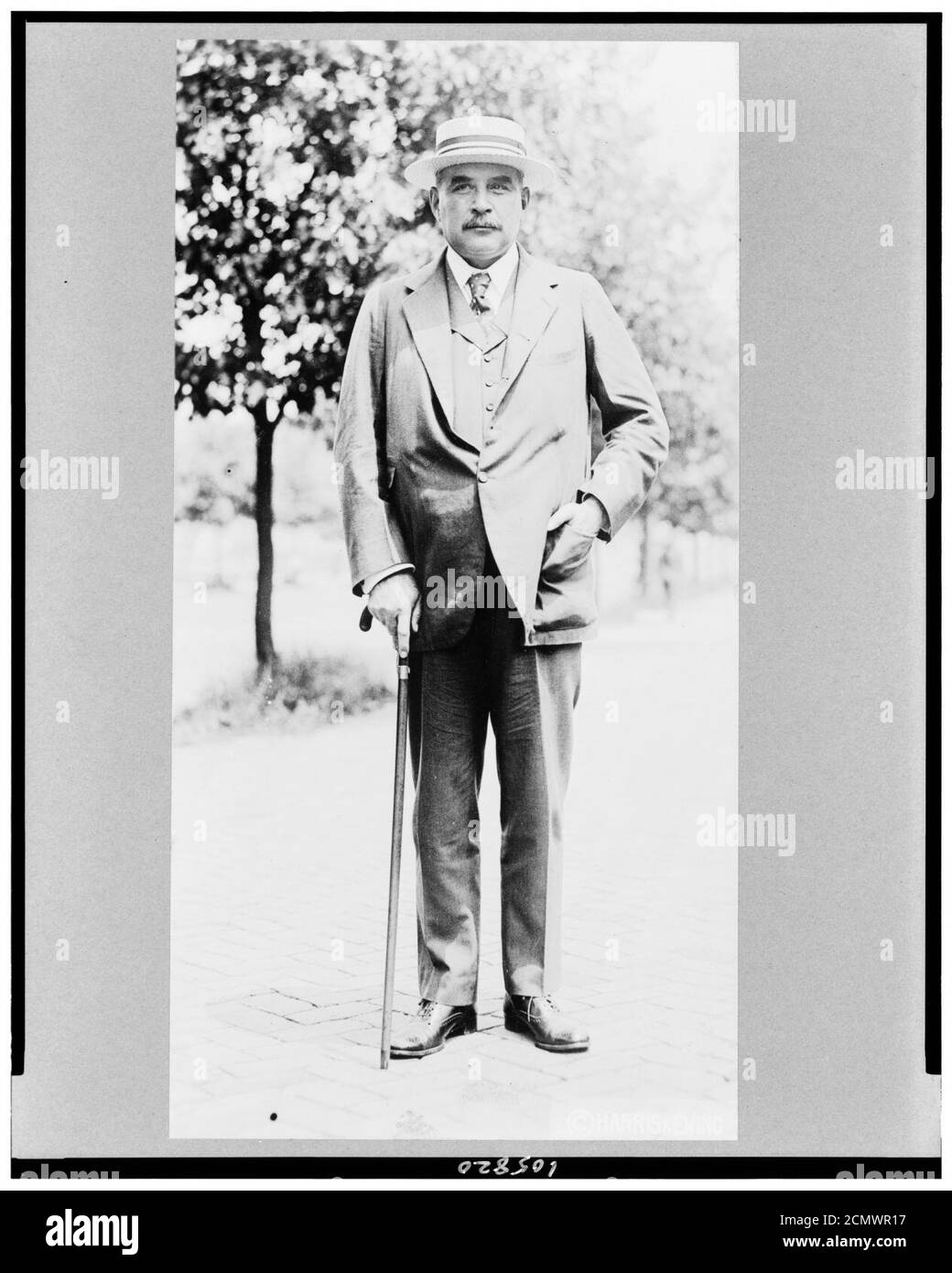 John Pierpont Morgan, jr., full-length Portrait, stehend, nach vorne Stockfoto