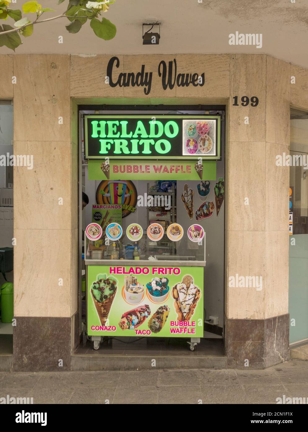 Geschäft Verkauf Helado Frito (Fried Ice Cream) Lima, Peru Stockfoto