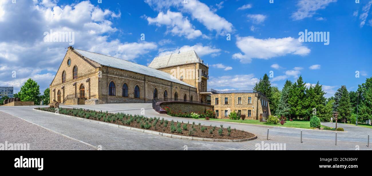 Vesele, Ukraine 07.24.2020. Prinz Trubetskoy Weingut Schloss in Cherson Region, Ukraine, an einem sonnigen Sommertag Stockfoto