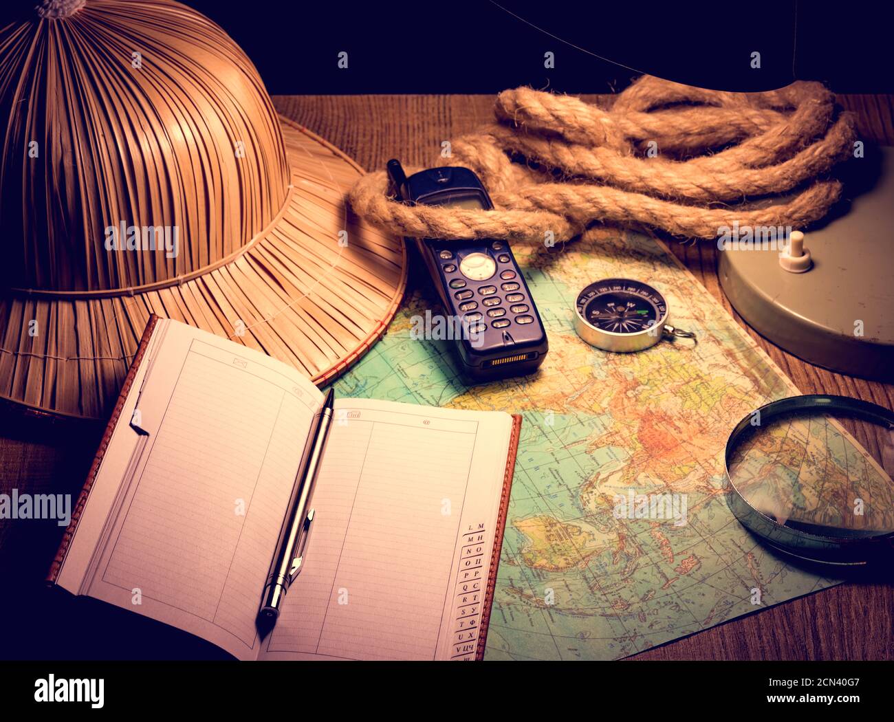 Urlaubsplanung mit Karte, Kompass Stockfoto