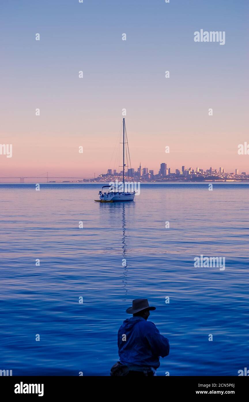 Skyline von San Francisco bei Sonnenuntergang Stockfoto