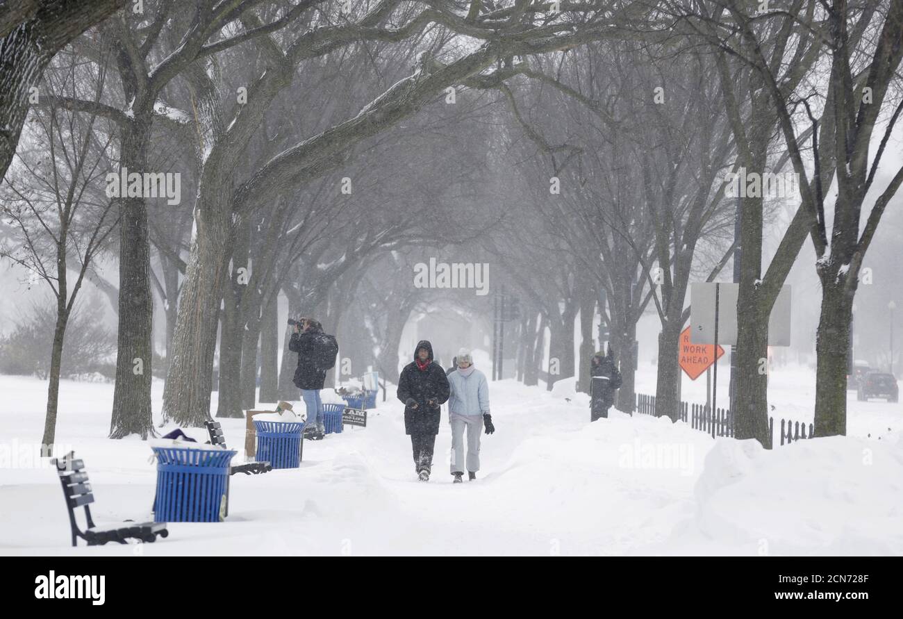Vororte Unter Schnee Stockfotos Und Bilder Kaufen Alamy