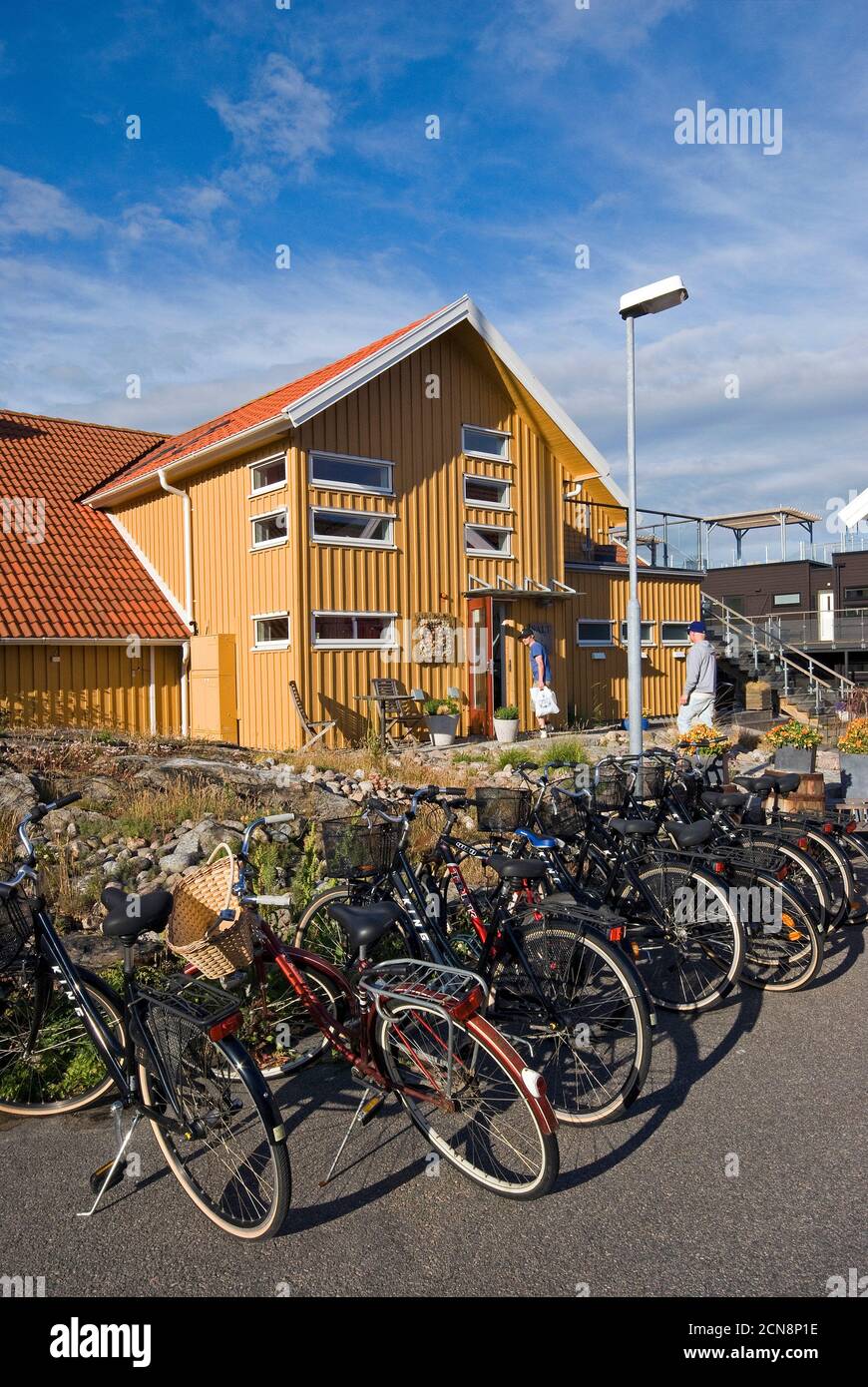 Geparkte Fahrräder in Kladesholmen, Västra Götaland County, Schweden Stockfoto