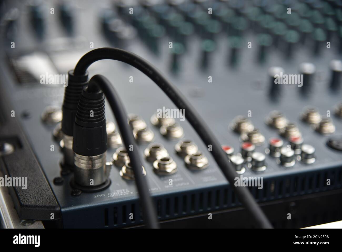 Musik mixer Equalizer Konsole für die Mixer der Soundkarte. Tontechniker audio mixer Equalizer. Sound Mastering für Radio- und TV-Broadcas Stockfoto