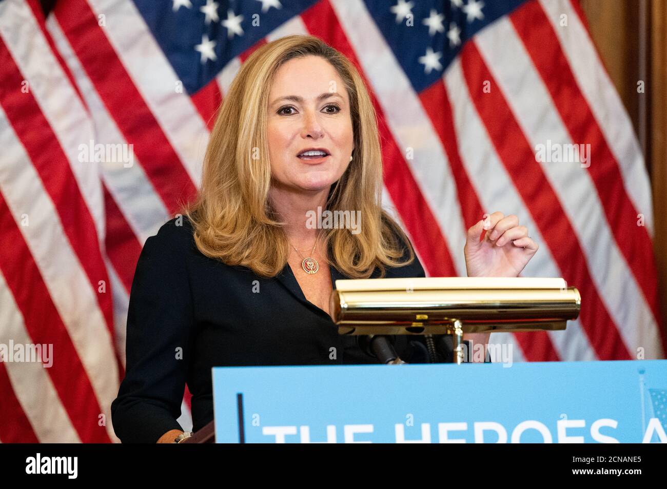 Washington, Usa. September 2020. Die US-Vertreterin Debbie Mucarsel-Powell (D-FL) spricht auf einer Pressekonferenz im Rayburn Room im US-Kapitol. Kredit: SOPA Images Limited/Alamy Live Nachrichten Stockfoto