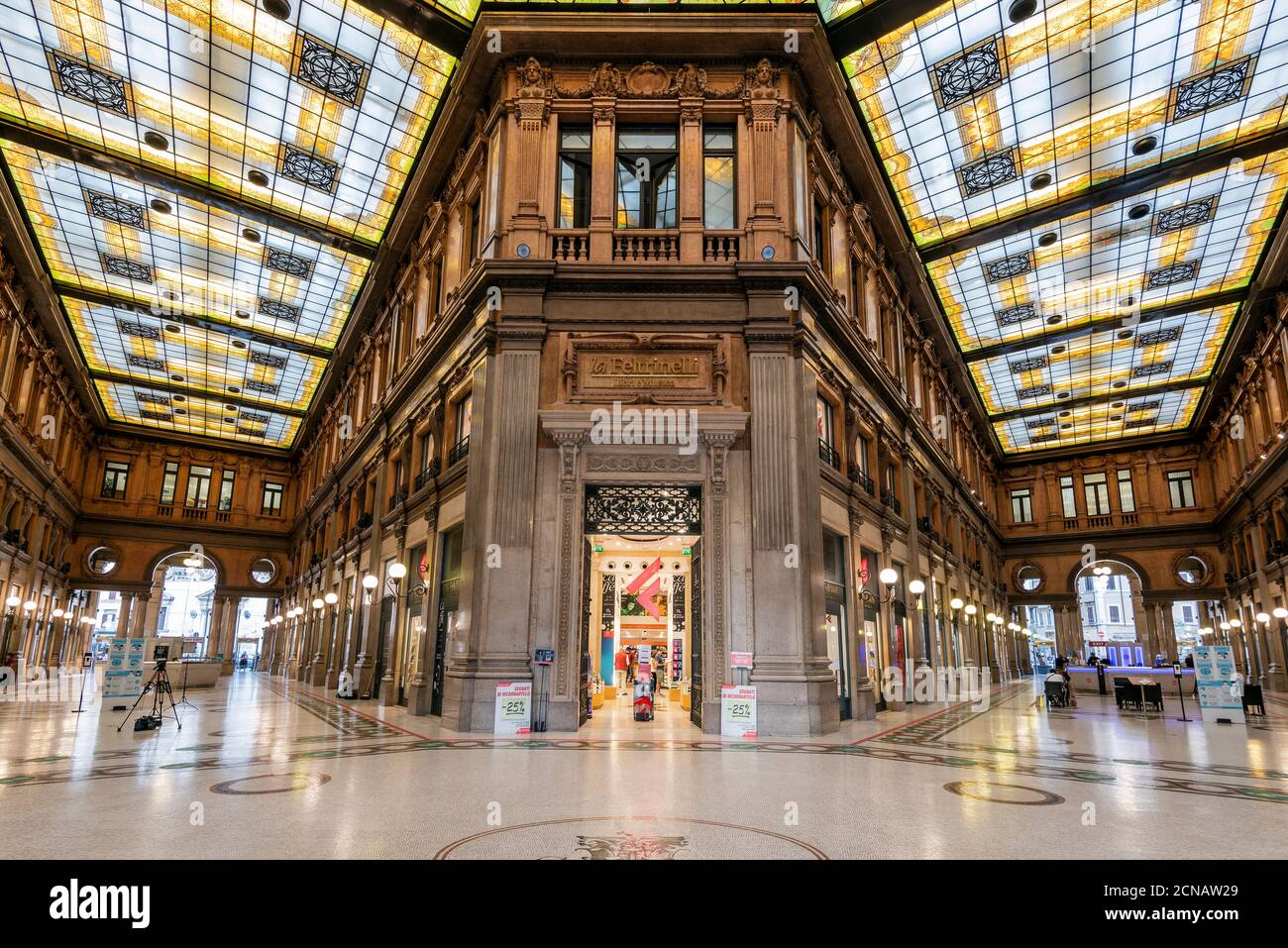 Galleria Alberto Sordi Einkaufspassage, Rom, Latium, Italien Stockfoto