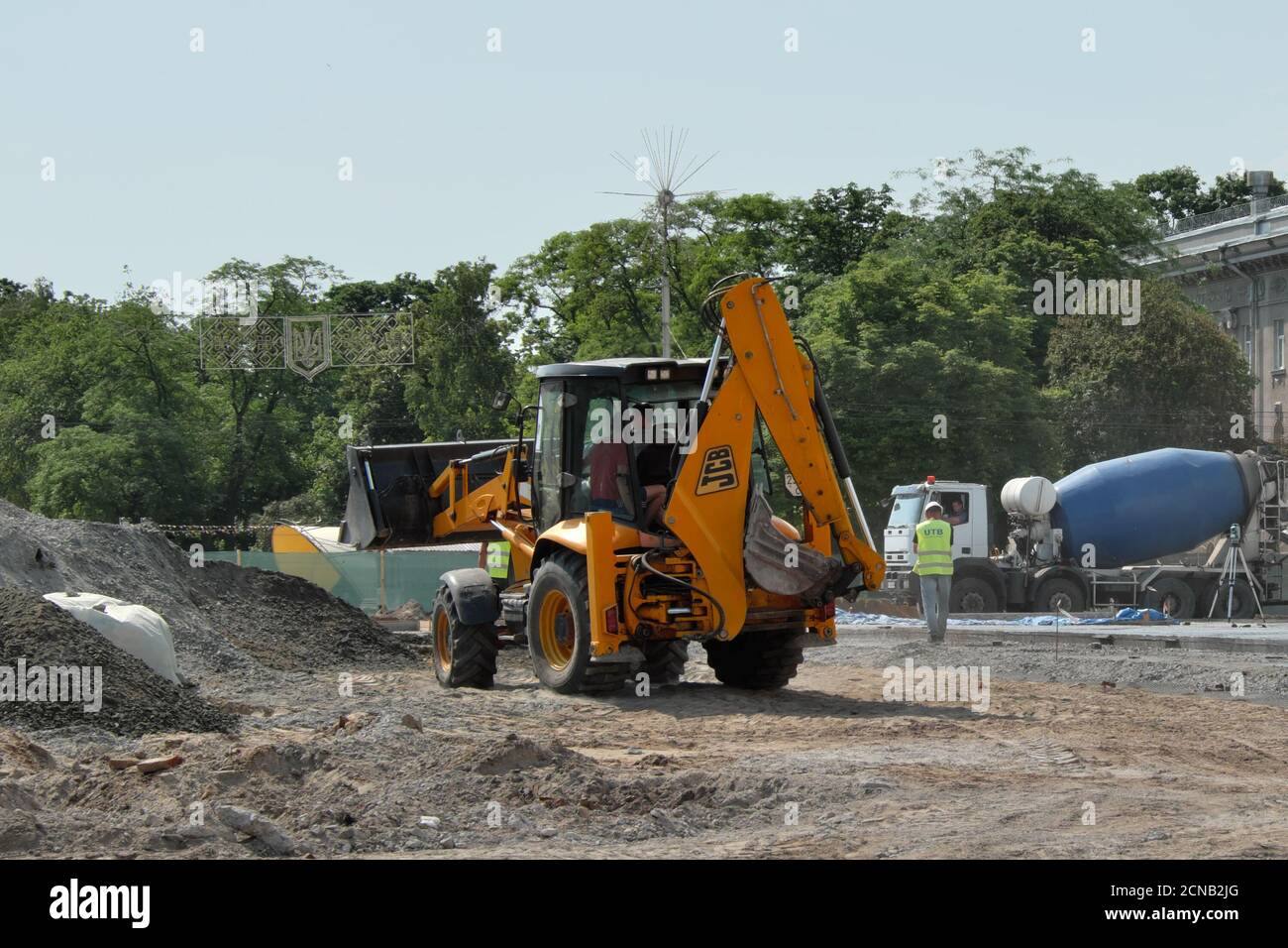 Tschernihiw, Ukraine, 7. Juni 2019. Eine Planierraupe während der Bauarbeiten im Stadtzentrum. Stockfoto