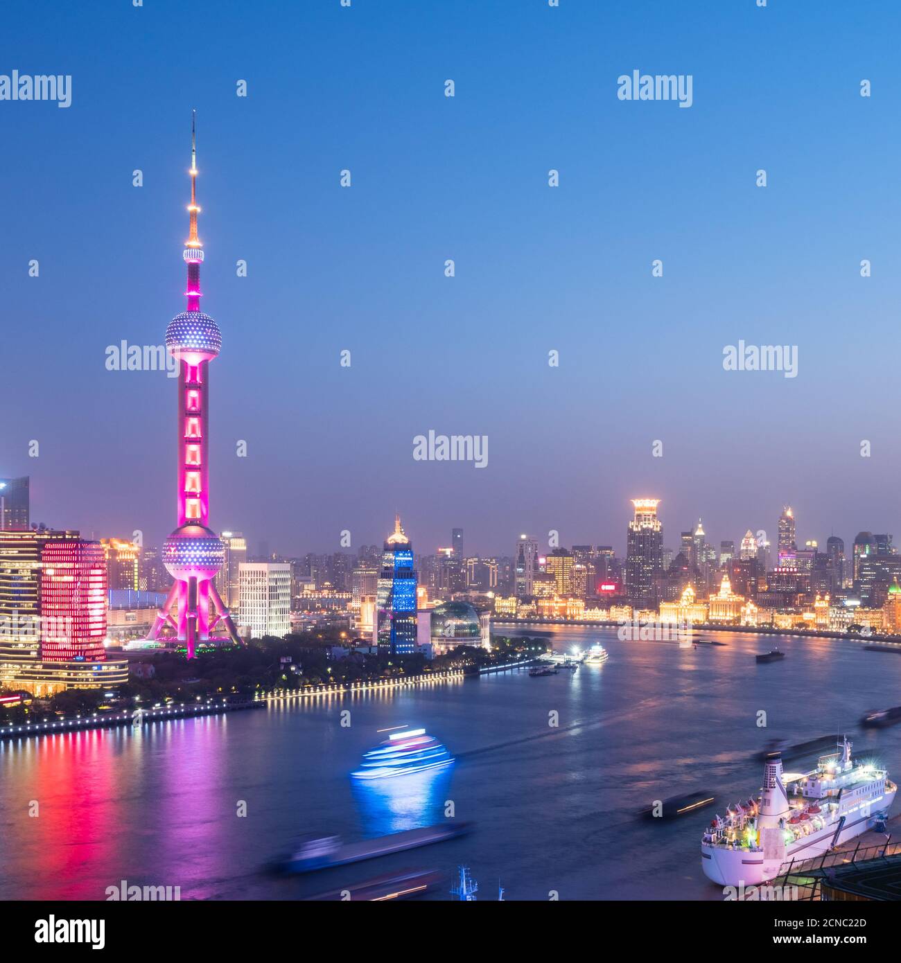 shanghai Stadtbild bei Einbruch der Dunkelheit Stockfoto