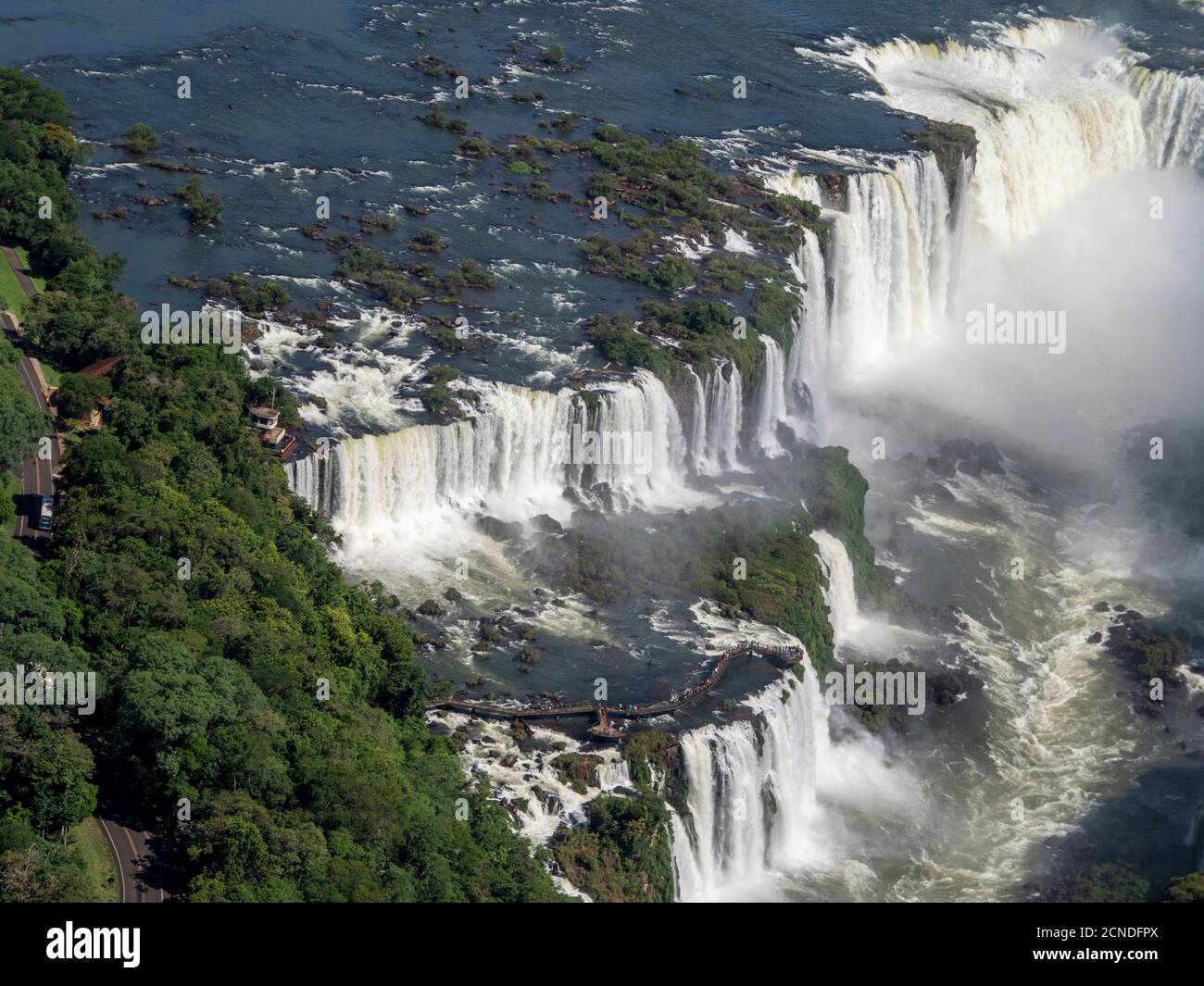 Luftaufnahme mit dem Hubschrauber von den Iguacu-Fällen (Cataratas do Iguacu), UNESCO-Weltkulturerbe, Parana, Brasilien Stockfoto