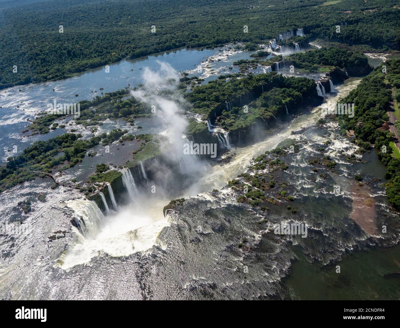 Luftaufnahme mit dem Hubschrauber von den Iguacu-Fällen (Cataratas do Iguacu), UNESCO-Weltkulturerbe, Parana, Brasilien Stockfoto