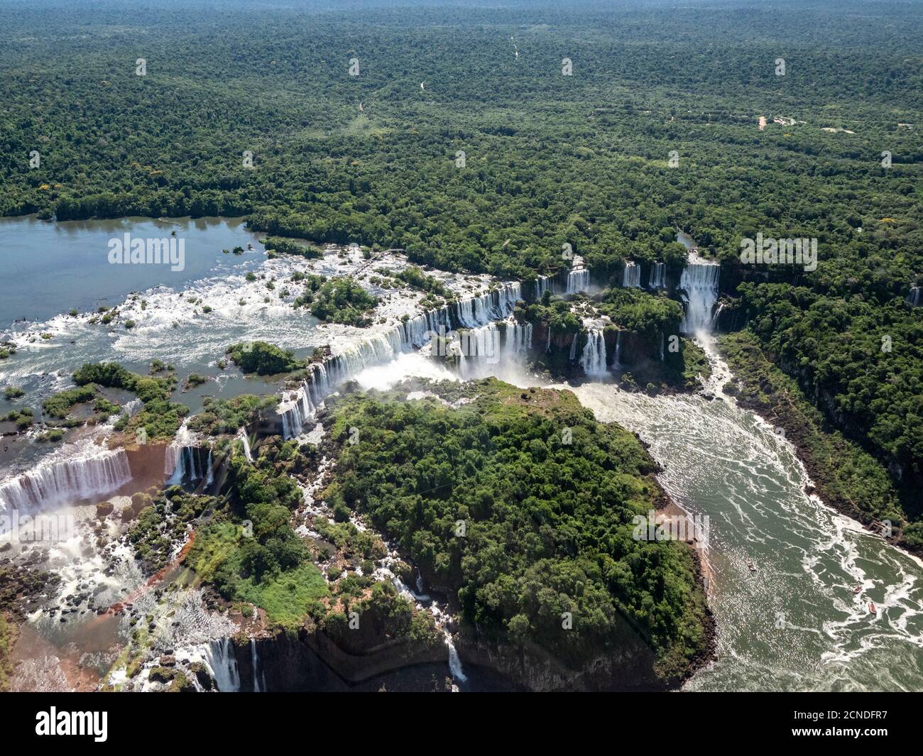 Luftaufnahme mit dem Hubschrauber von den Iguacu-Fällen (Cataratas do Iguacu), UNESCO-Weltkulturerbe, Parana, Brasilien Stockfoto