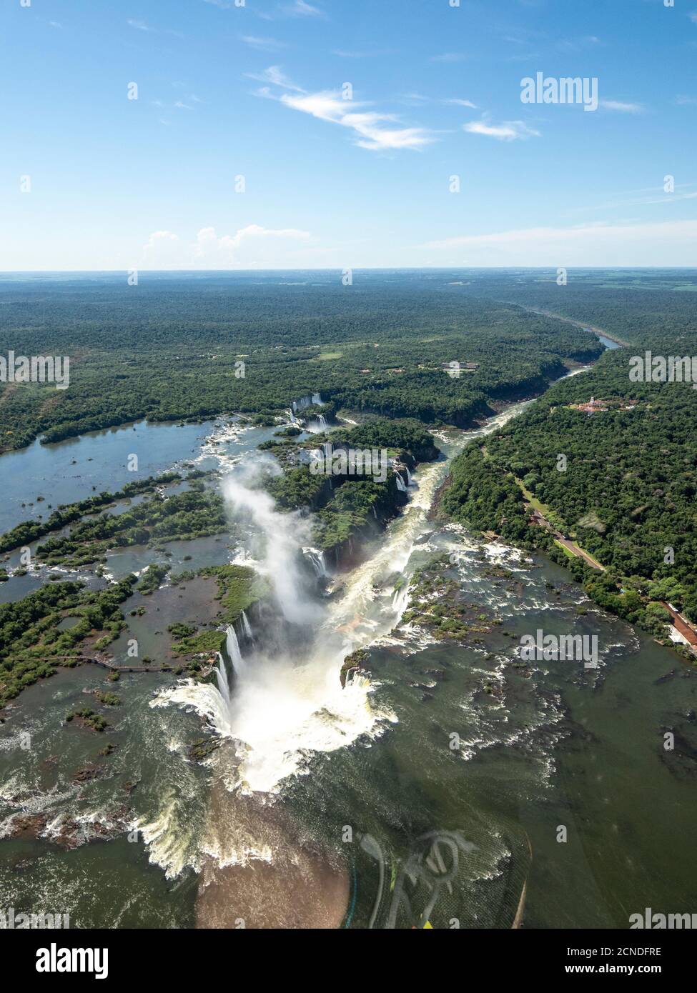 Luftaufnahme mit dem Hubschrauber von den Iguacu-Fällen (Cataratas do Iguacu), UNESCO-Weltkulturerbe, Parana, Brasilien Stockfoto