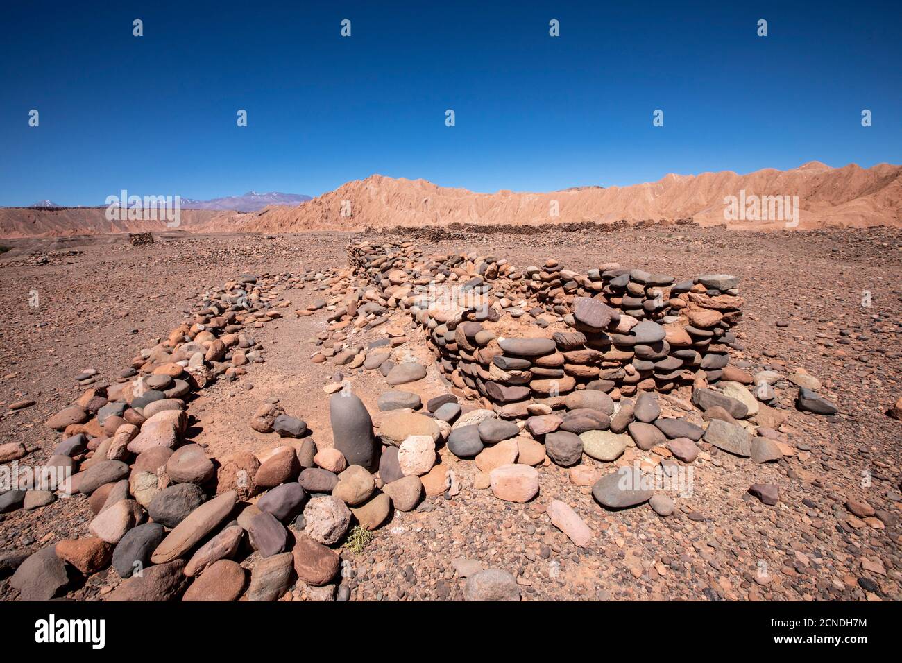 Reste von Felsstrukturen in Tambo de Catarpe, Catarpe Valley in der Atacama Wüste, Chile Stockfoto