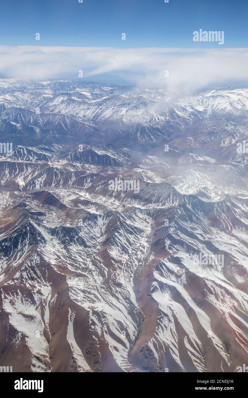 Luftaufnahme des schneebedeckten Andengebirges, Chile Stockfoto