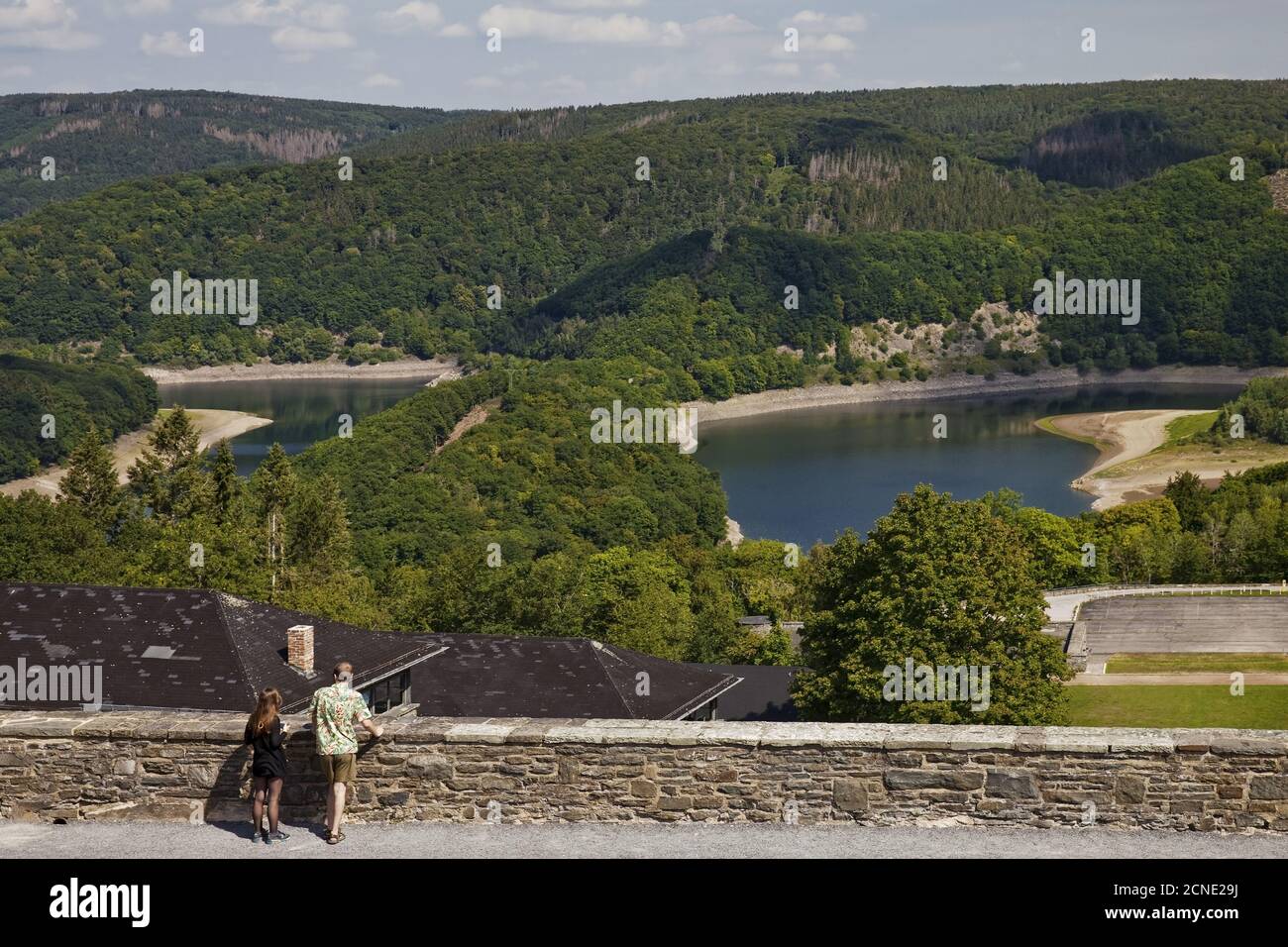 Ehemalige NS-Ordensburg Vogelsang mit Blick auf den Urftstausee, Schleiden, Deutschland, Europa Stockfoto