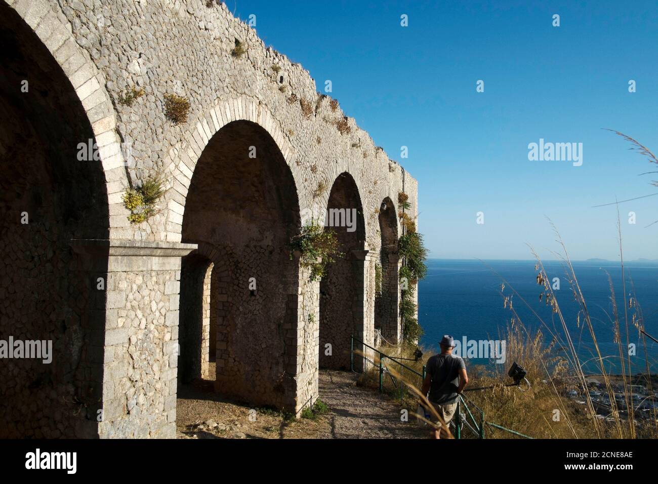 Blick auf das Tyrrhenische Meer vom Tempel von Anxur, Terracina, Latium, Italien, Europa Stockfoto