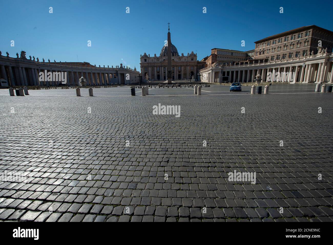 Petersplatz, einen Tag nachdem es für Touristen wegen Coronavirus, Vatikan, Rom, Latium, Italien, Europa geschlossen war Stockfoto