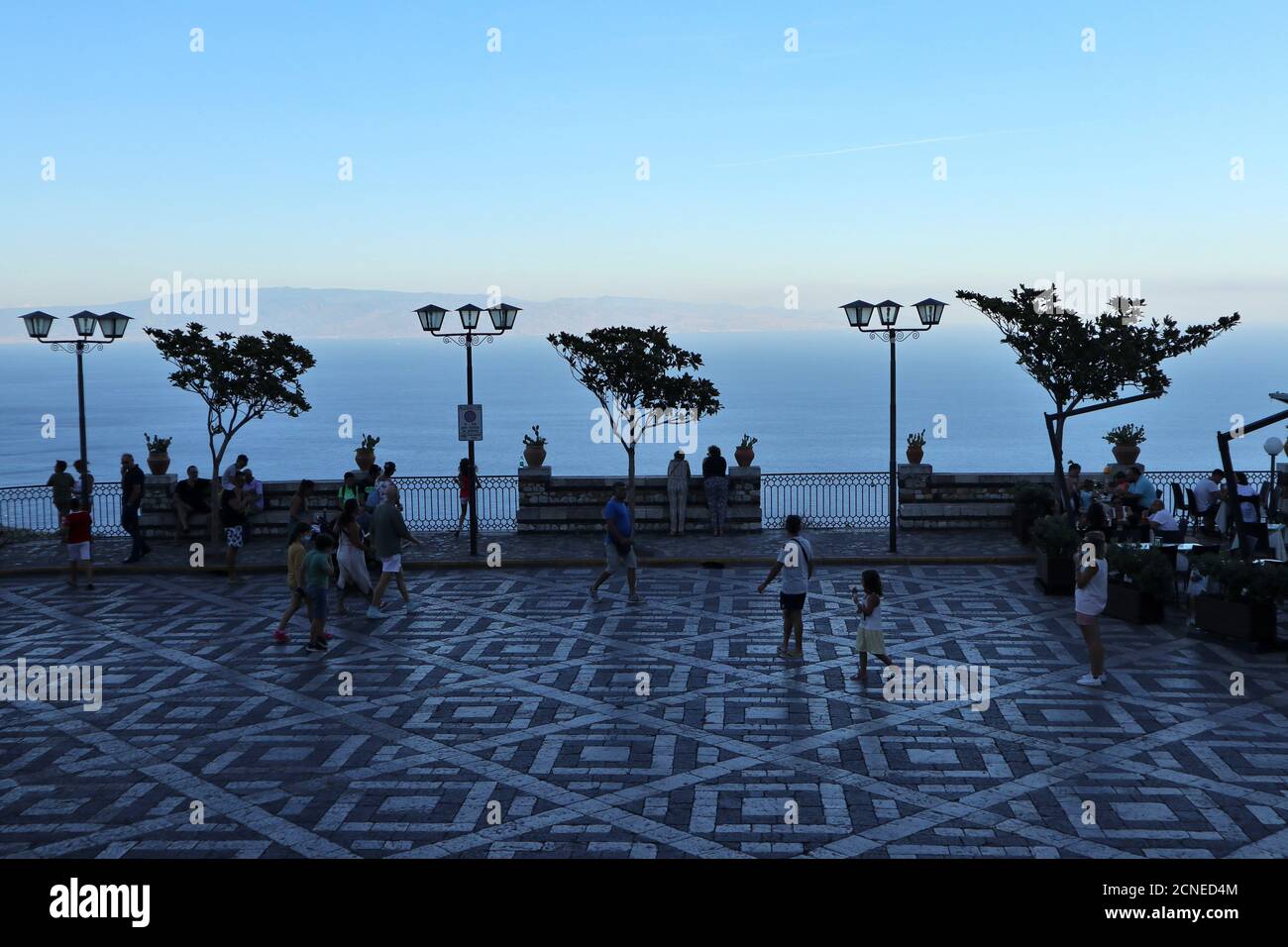 Castelmola - Terrazza panoramica di Piazza Sant'Antonio Stockfoto