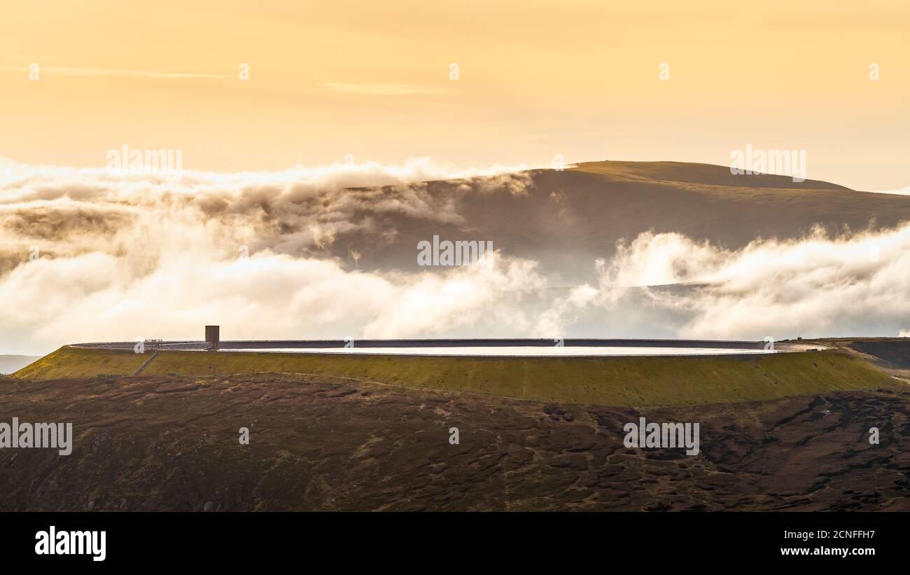 Dramatischer Sonnenuntergang im Turlough Hill Kraftwerk in Wicklow, Irland Stockfoto