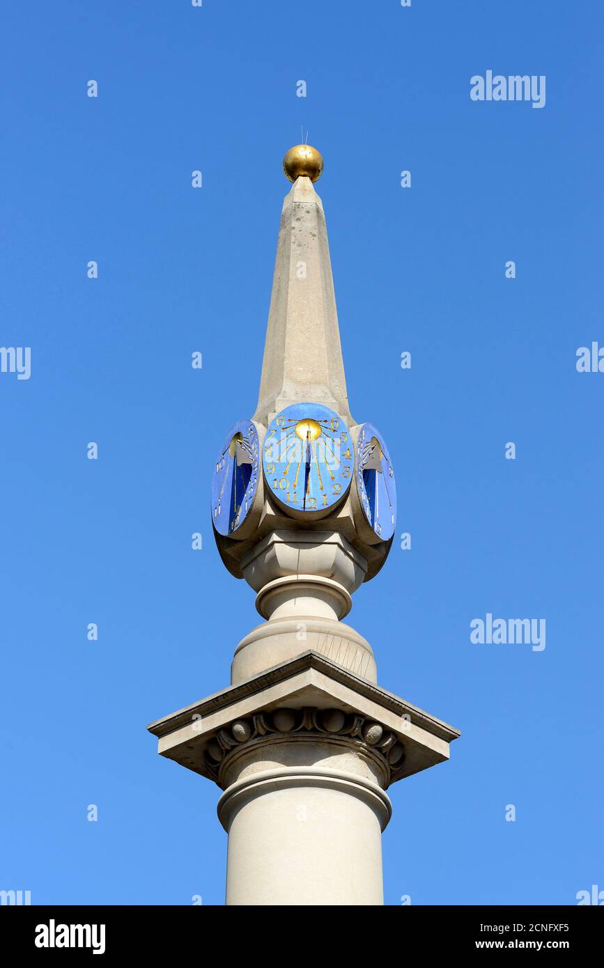 London, England, Großbritannien. Siebenseitige Sonnenuhr in Seven Dials, Covent Garden Stockfoto