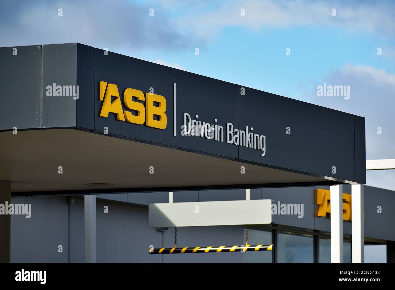 AUCKLAND, NEUSEELAND - 26. Apr 2019: Auckland / Neuseeland - 26 2019. April: ASB Bank Drive-in Banking im Botany Town Center Stockfoto